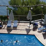 Paradise Hotel Patitiri