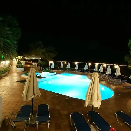 Paradise 3* Патитири