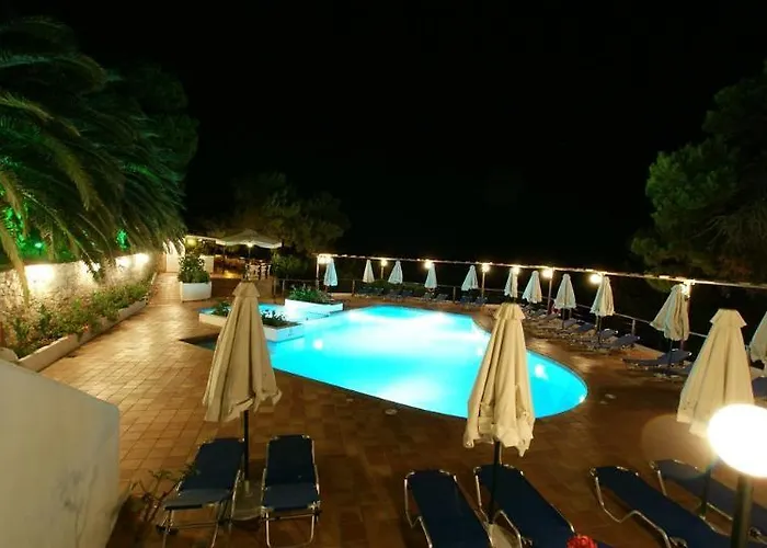 Paradise 3* Patitiri (Alonnisos)